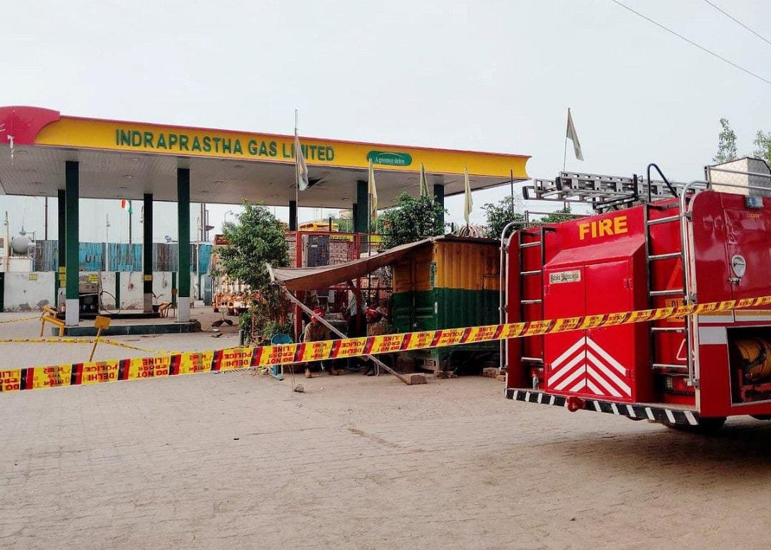 CNG నింపుతుండగా పేలుడు.. ముక్కలుముక్కలైన కారు - Additional Image