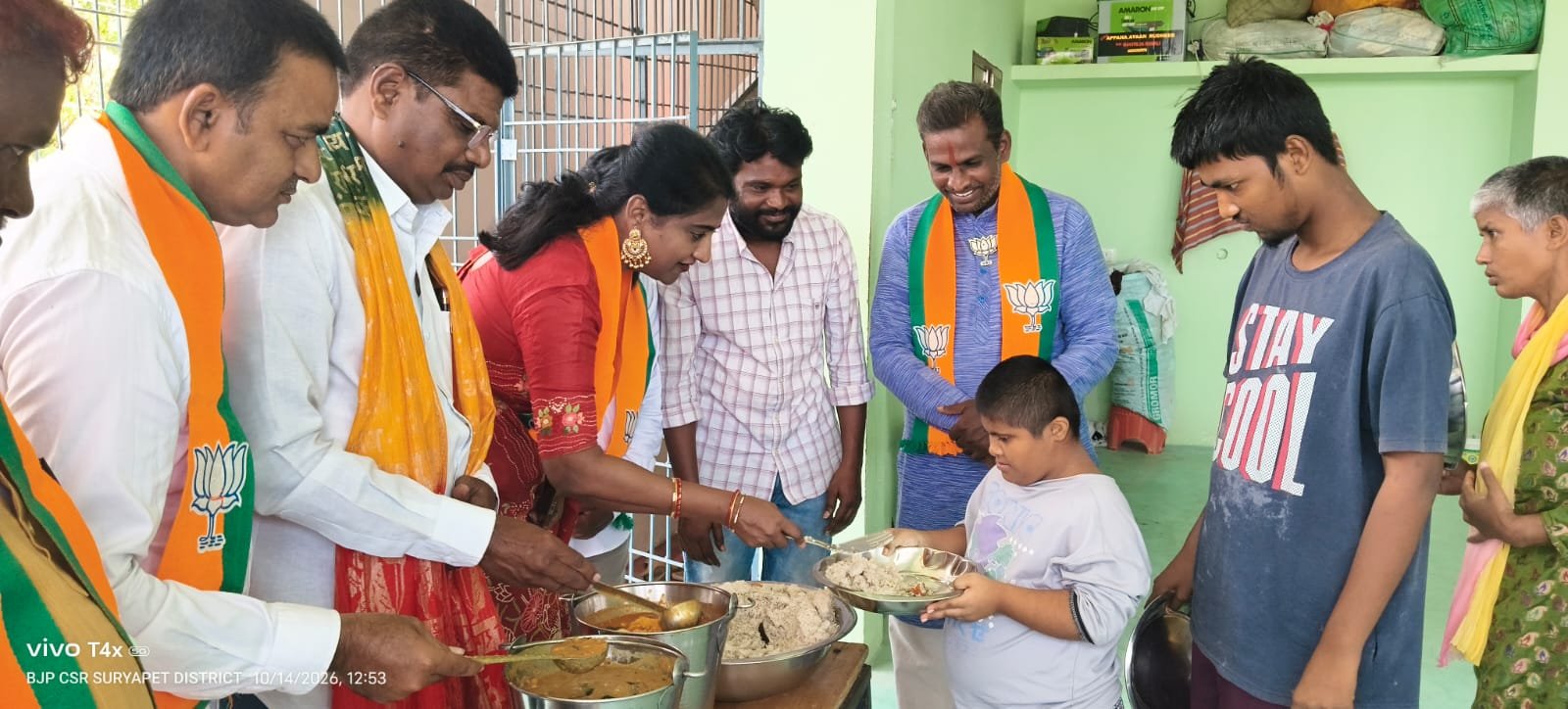 మోదీ జన్మదినం సందర్భంగా మానసిక దివ్యాంగులకు అన్నదానం
