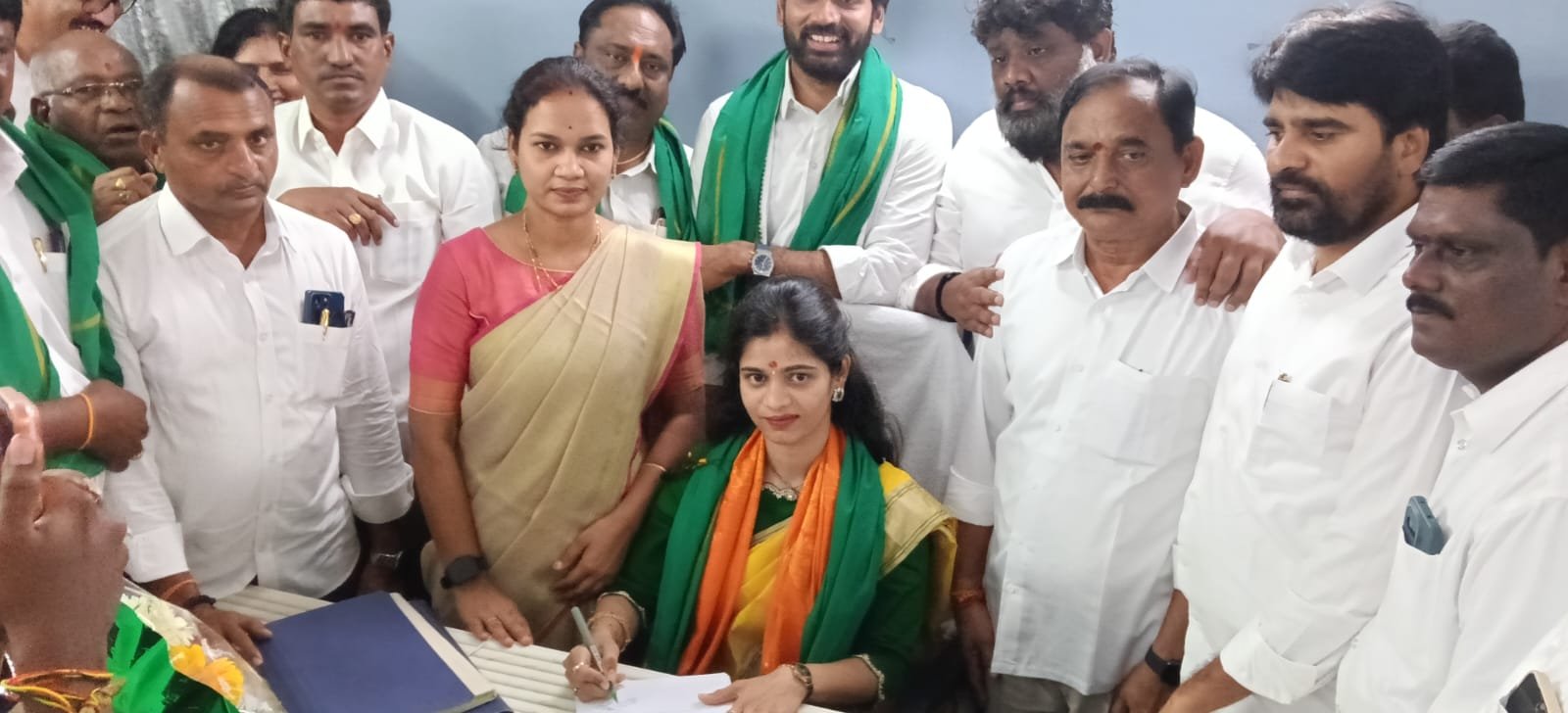 నేరేడుచర్ల మార్కెట్‌ కమిటీ పగ్గాలు రంగినేని స్పందన రాజీవ్‌కు