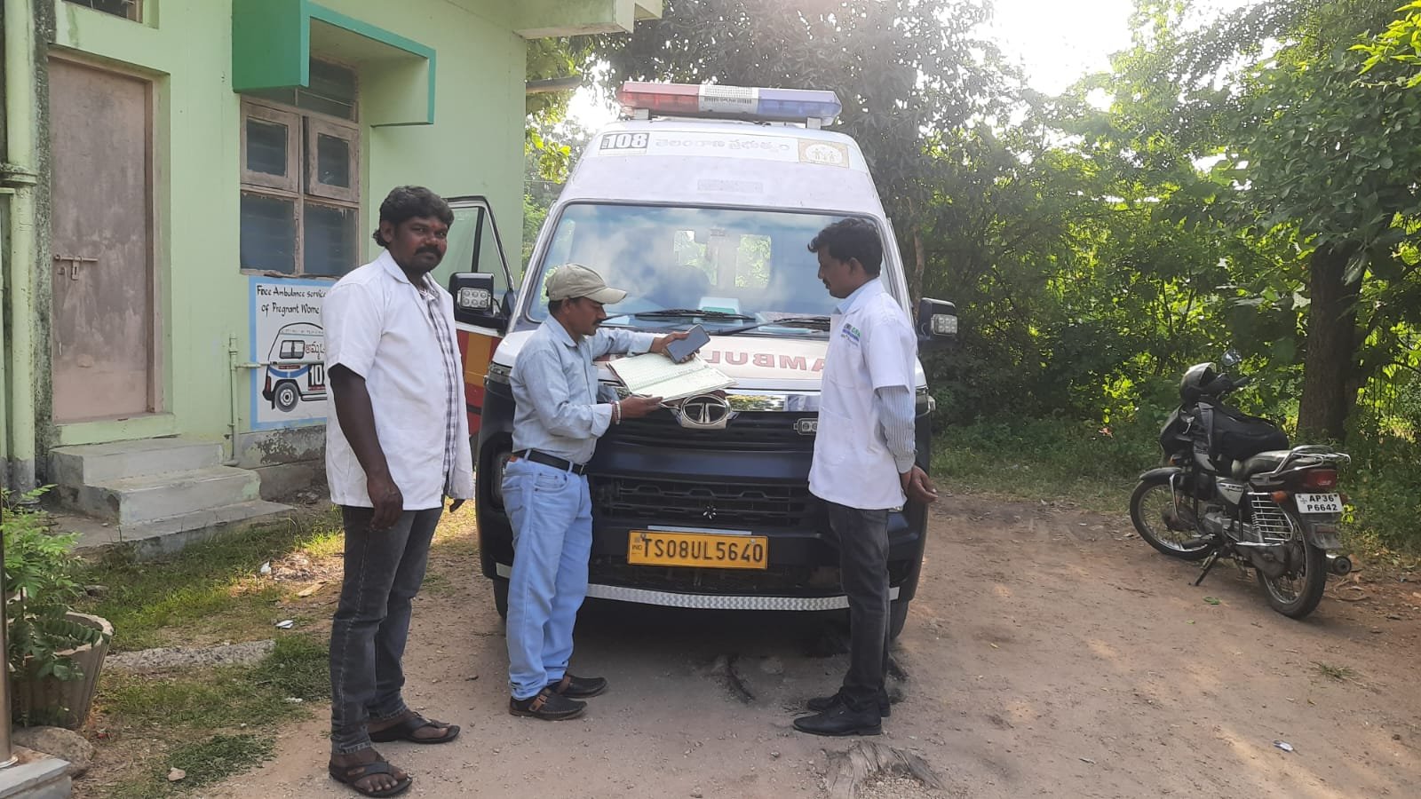 108 అత్యవసర సేవలను సద్వినియోగం చేసుకోవాలి