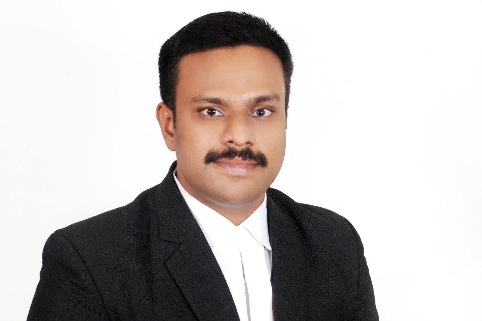 న్యాయమూర్తిగా మల్లారం యువకుడు డ్యాగల సాయి పవన్ ఎంపిక